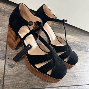 7.5 House of Harlow 1960 Block Heel Ankle Strap Sandals Tizzy